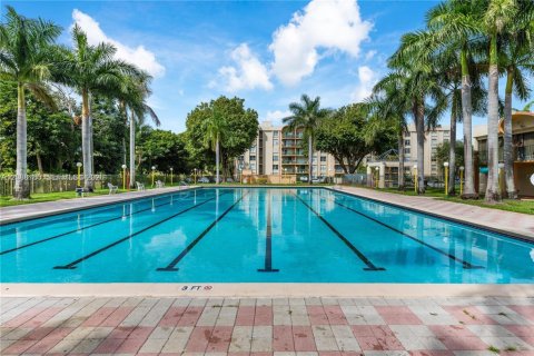 Copropriété à vendre à Miami, Floride: 1 chambre, 64.1 m2 № 2362837 - photo 11