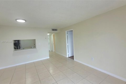 Copropriété à vendre à Miami, Floride: 1 chambre, 64.1 m2 № 2362837 - photo 6