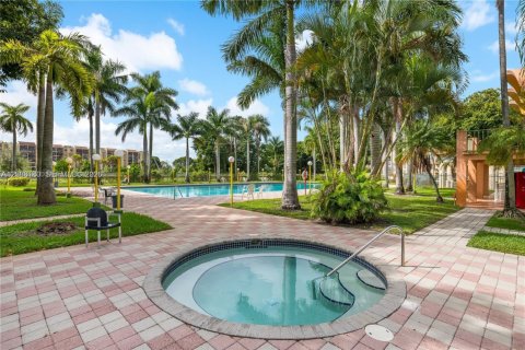 Copropriété à vendre à Miami, Floride: 1 chambre, 64.1 m2 № 2362837 - photo 10