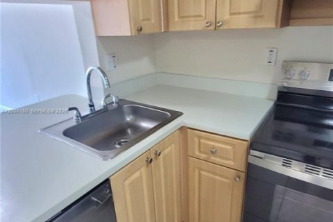 Copropriété à vendre à Miami, Floride: 1 chambre, 64.1 m2 № 2362837 - photo 8
