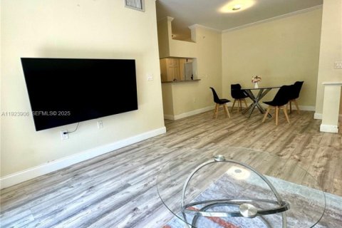 Condominio en venta en Sunny Isles Beach, Florida, 1 dormitorio, 62.52 m2 № 1982161 - foto 3