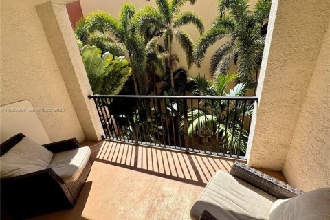 Condominio en venta en Sunny Isles Beach, Florida, 1 dormitorio, 62.52 m2 № 1982161 - foto 5