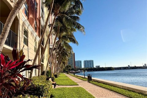 Condo in Sunny Isles Beach, Florida, 1 bedroom  № 1982161 - photo 21