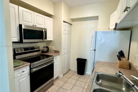 Condominio en venta en Sunny Isles Beach, Florida, 1 dormitorio, 62.52 m2 № 1982161 - foto 6