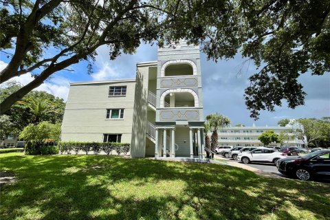 Condo in Clearwater, Florida, 2 bedrooms  № 2155990 - photo 2