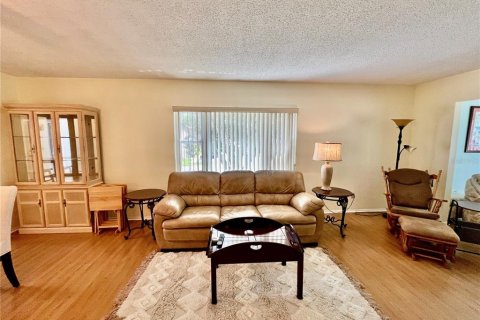 Condo in Clearwater, Florida, 2 bedrooms  № 2155990 - photo 12