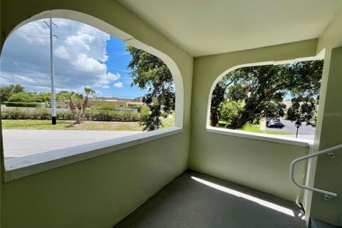Condo in Clearwater, Florida, 2 bedrooms  № 2155990 - photo 5