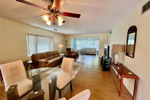 Condo in Clearwater, Florida, 2 bedrooms  № 2155990 - photo 11