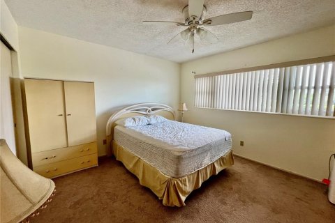 Condo in Clearwater, Florida, 2 bedrooms  № 2155990 - photo 21