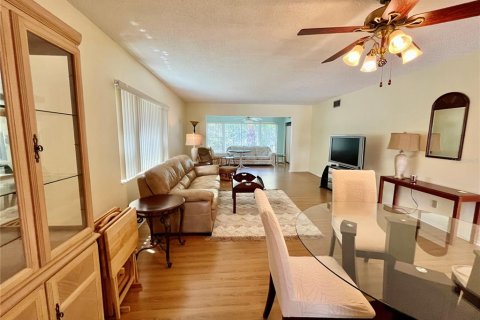 Condo in Clearwater, Florida, 2 bedrooms  № 2155990 - photo 10