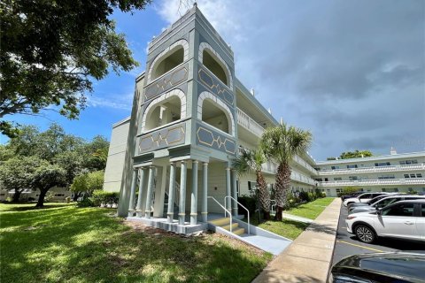 Condo in Clearwater, Florida, 2 bedrooms  № 2155990