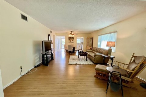 Condo in Clearwater, Florida, 2 bedrooms  № 2155990 - photo 14