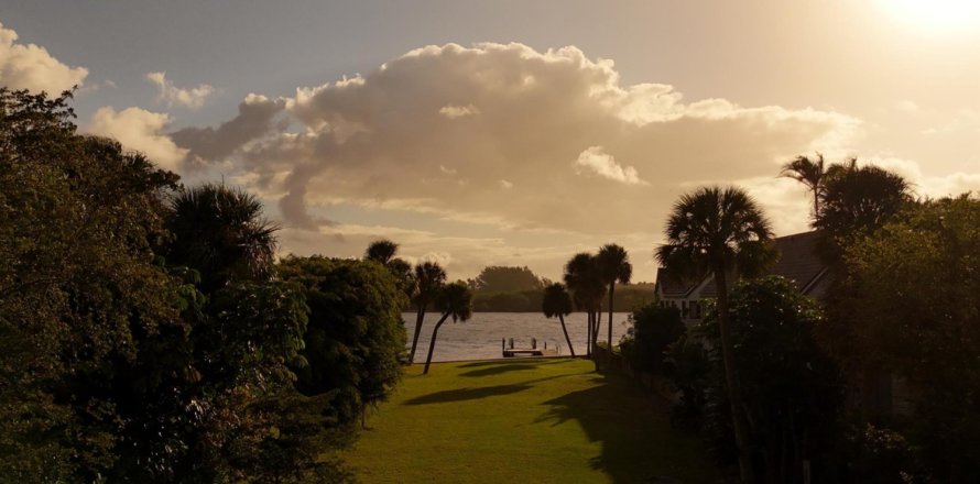 Land in West Palm Beach, Florida № 1038391