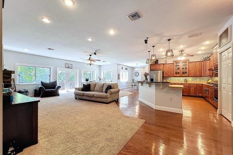 House in Dade City, Florida 4 bedrooms, 280.38 sq.m. № 1670208 - photo 23