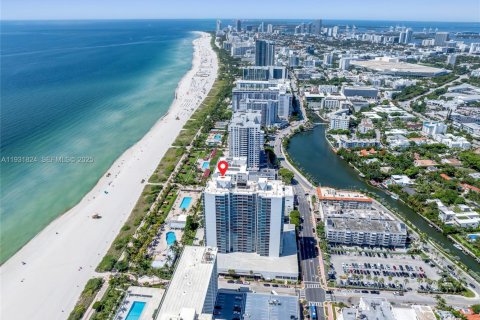 Condo in Miami Beach, Florida, 2 bedrooms  № 1991633 - photo 4