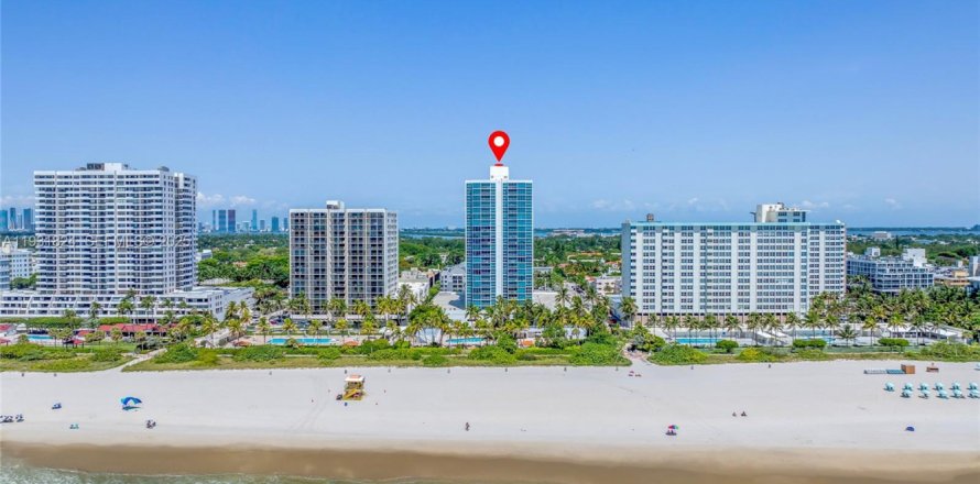 Condo in Miami Beach, Florida, 2 bedrooms  № 1991633