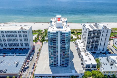 Condo in Miami Beach, Florida, 2 bedrooms  № 1991633 - photo 3