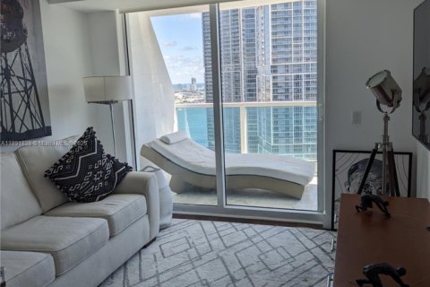 Condo in Miami, Florida, 2 bedrooms  № 1943758 - photo 23
