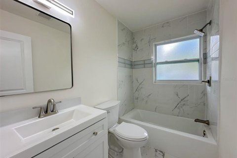 House in Orlando, Florida 3 bedrooms, 108.7 sq.m. № 1870831 - photo 16