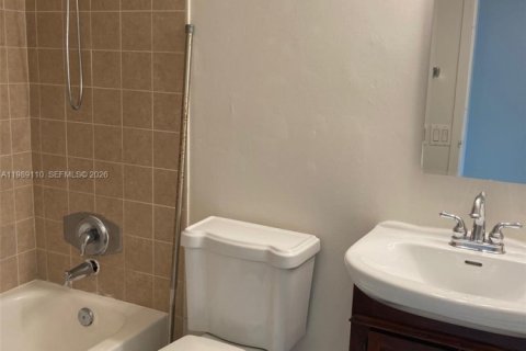 Снять в аренду кондоминиум в Форт-Лодердейл, Флорида 1 спальня, 57.6м2, № 2053308 - фото 9