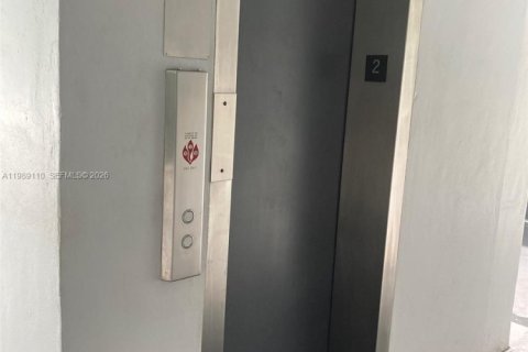 Снять в аренду кондоминиум в Форт-Лодердейл, Флорида 1 спальня, 57.6м2, № 2053308 - фото 12