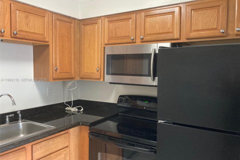 Снять в аренду кондоминиум в Форт-Лодердейл, Флорида 1 спальня, 57.6м2, № 2053308 - фото 8