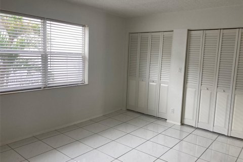 Снять в аренду кондоминиум в Форт-Лодердейл, Флорида 1 спальня, 57.6м2, № 2053308 - фото 7