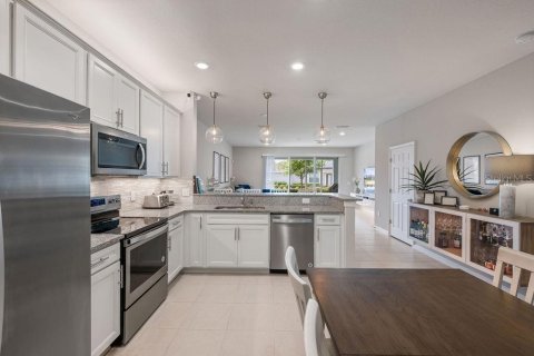 Touwnhouse à vendre à Orlando, Floride: 3 chambres, 177.07 m2 № 2396827 - photo 6