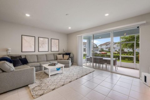 Touwnhouse à vendre à Orlando, Floride: 3 chambres, 177.07 m2 № 2396827 - photo 12
