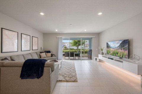 Touwnhouse à vendre à Orlando, Floride: 3 chambres, 177.07 m2 № 2396827 - photo 13