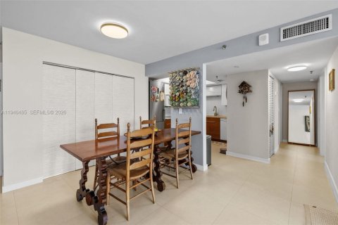 Condo in Miami Beach, Florida, 2 bedrooms № 2152910 - photo 6