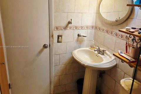 Condominio en venta en Hialeah, Florida, 2 dormitorios, 83.24 m2 № 1817058 - foto 17