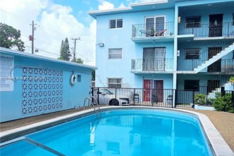 Condominio en venta en Hialeah, Florida, 2 dormitorios, 83.24 m2 № 1817058 - foto 19