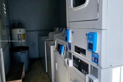 Condominio en venta en Hialeah, Florida, 2 dormitorios, 83.24 m2 № 1817058 - foto 23