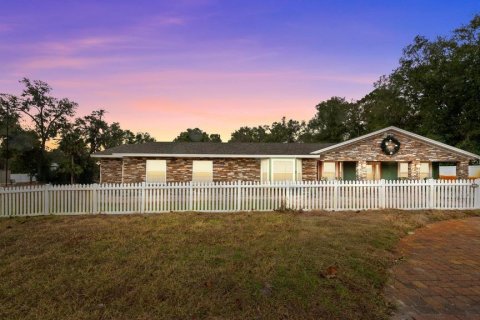House in Lake Helen, Florida 3 bedrooms, 325.16 sq.m. № 2106464 - photo 3