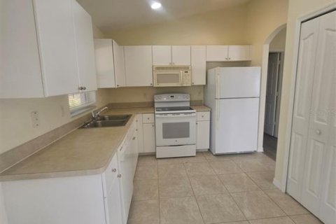 Villa ou maison à louer à North Port, Floride: 3 chambres, 115.29 m2 № 2109119 - photo 17