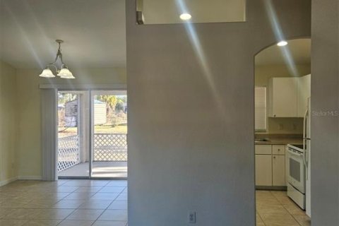 Villa ou maison à louer à North Port, Floride: 3 chambres, 115.29 m2 № 2109119 - photo 6