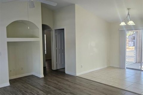 Villa ou maison à louer à North Port, Floride: 3 chambres, 115.29 m2 № 2109119 - photo 3