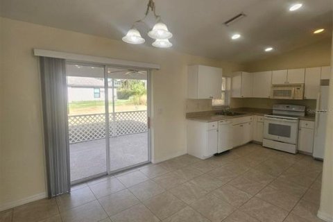 Villa ou maison à louer à North Port, Floride: 3 chambres, 115.29 m2 № 2109119 - photo 14