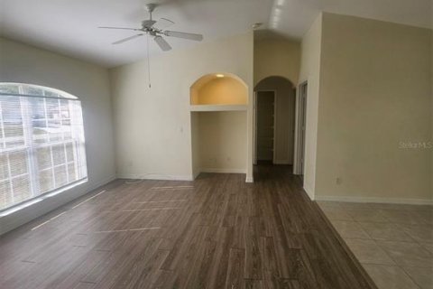 Villa ou maison à louer à North Port, Floride: 3 chambres, 115.29 m2 № 2109119 - photo 7