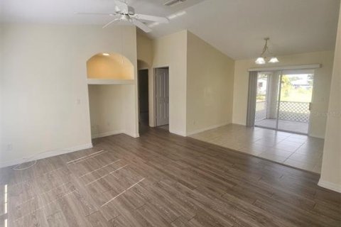 Villa ou maison à louer à North Port, Floride: 3 chambres, 115.29 m2 № 2109119 - photo 8
