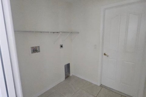 Villa ou maison à louer à North Port, Floride: 3 chambres, 115.29 m2 № 2109119 - photo 22