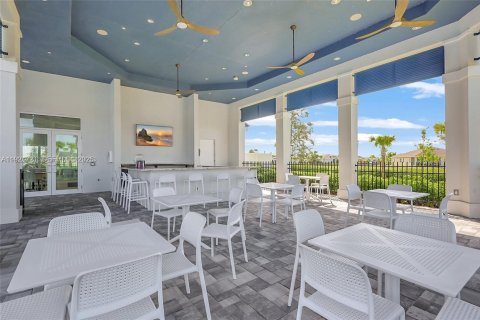 Casa en venta en Port St. Lucie, Florida, 3 dormitorios, 157.28 m2 № 1982030 - foto 11