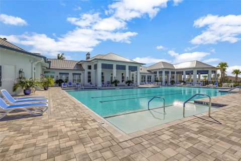 Casa en venta en Port St. Lucie, Florida, 3 dormitorios, 157.28 m2 № 1982030 - foto 7