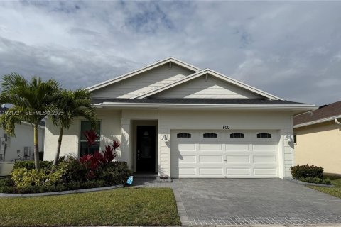 Casa en venta en Port St. Lucie, Florida, 3 dormitorios, 157.28 m2 № 1982030 - foto 1