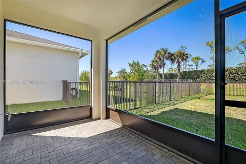 House in Port St. Lucie, Florida 3 bedrooms, 157.28 sq.m. № 1982030 - photo 29