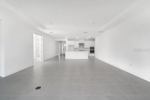 House in Winter Garden, Florida 4 bedrooms, 263.56 sq.m. № 1740867 - photo 18