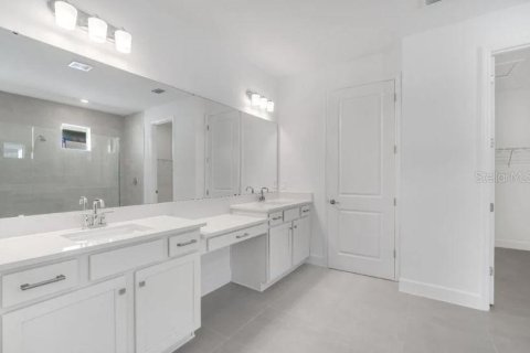 House in Winter Garden, Florida 4 bedrooms, 263.56 sq.m. № 1740867 - photo 6