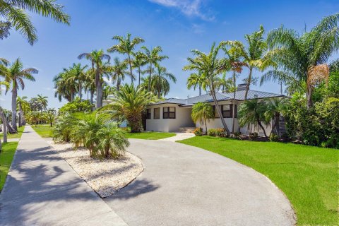 Villa ou maison à louer à Hollywood, Floride: 4 chambres, 221.01 m2 № 1979653 - photo 13