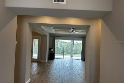 House in Mount Dora, Florida 4 bedrooms, 270.81 sq.m. № 2396645 - photo 4